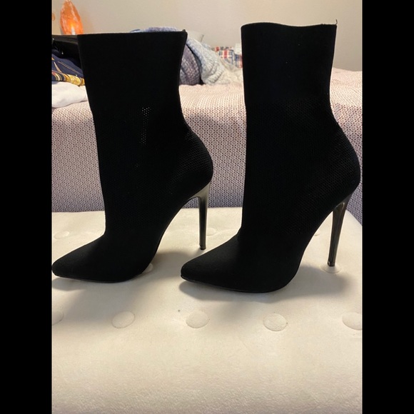 Steve Madden stretched knitted Heels - Picture 2 of 4